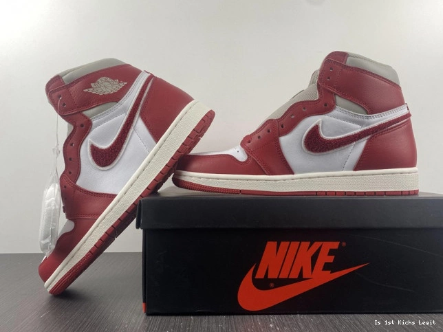OG Newstalgia DJ4891-061 (W) 1 High Chenille Jordan 0808